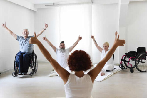 Yoga mit Menschen mit körperlichen EInschränkungen